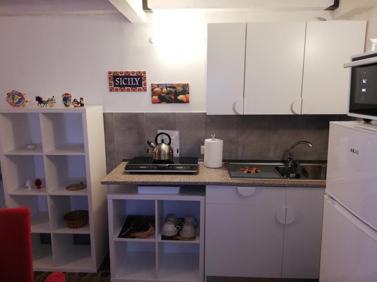 Il Posto Giusto Station Rooms Palermo Exterior photo
